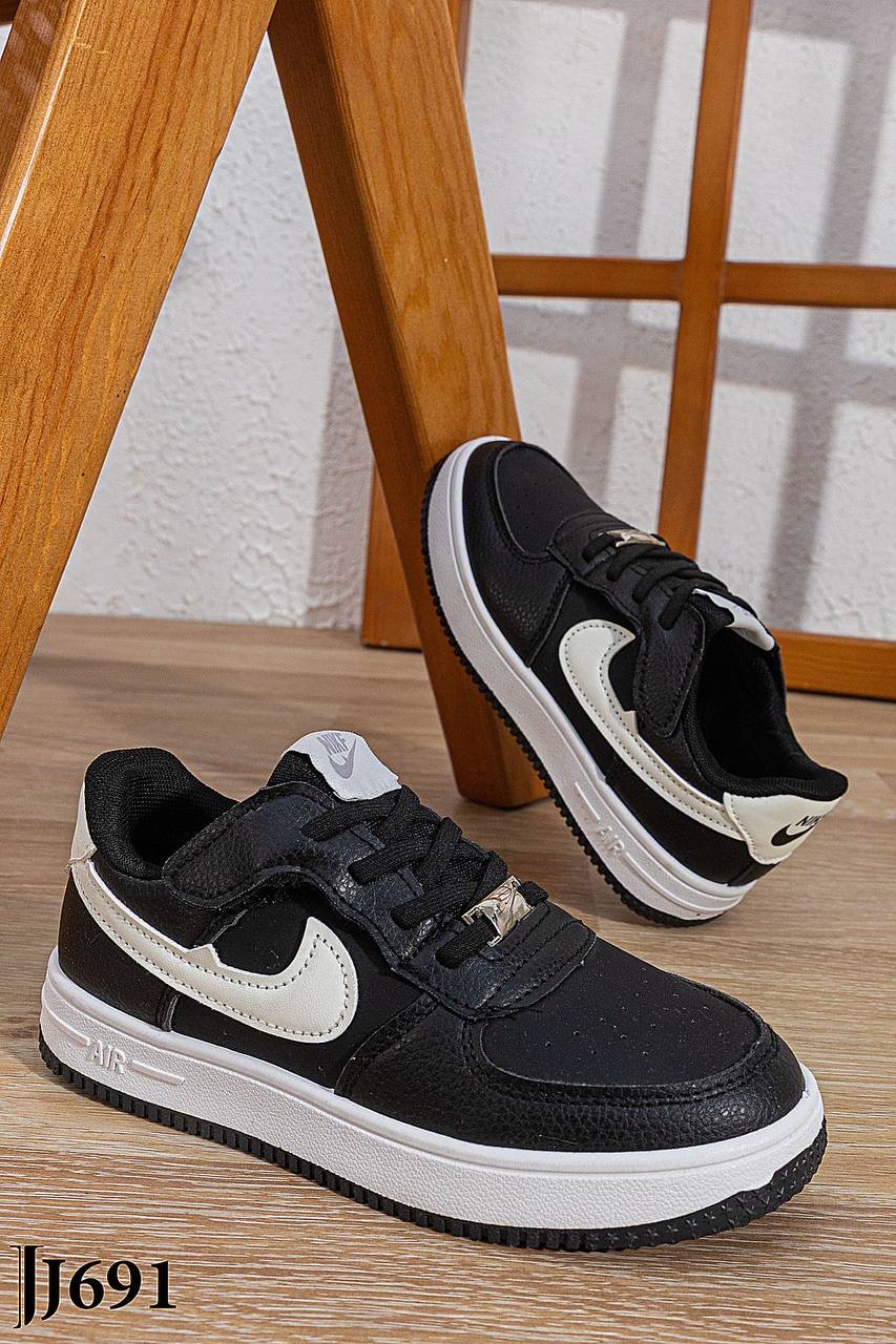 /public/uploads/photos/shares/Suzy shoes/IMG_4628.jpeg